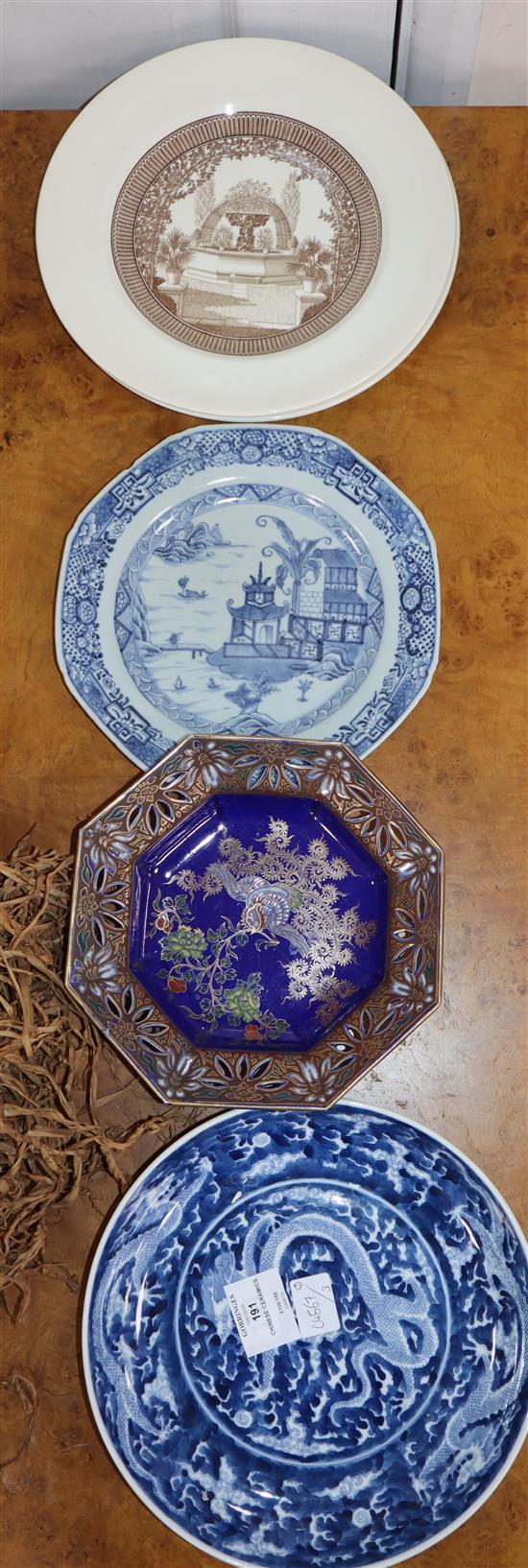 A quantity of Chinese blue and white ceramics, etc.